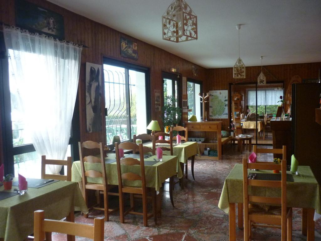 קליירבו-לה-לאק Hotel Restaurant La Chaumiere Du Lac מראה חיצוני תמונה