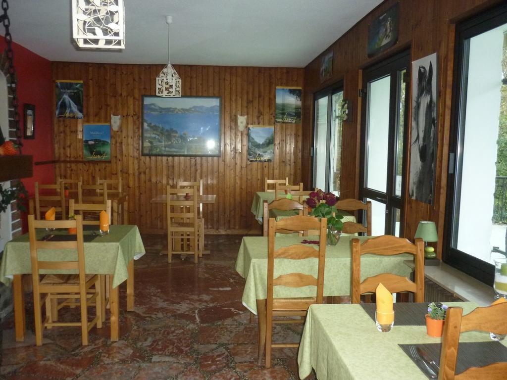 קליירבו-לה-לאק Hotel Restaurant La Chaumiere Du Lac מראה חיצוני תמונה