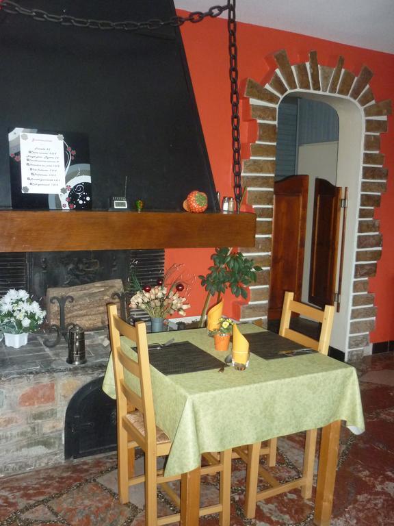 קליירבו-לה-לאק Hotel Restaurant La Chaumiere Du Lac מראה חיצוני תמונה