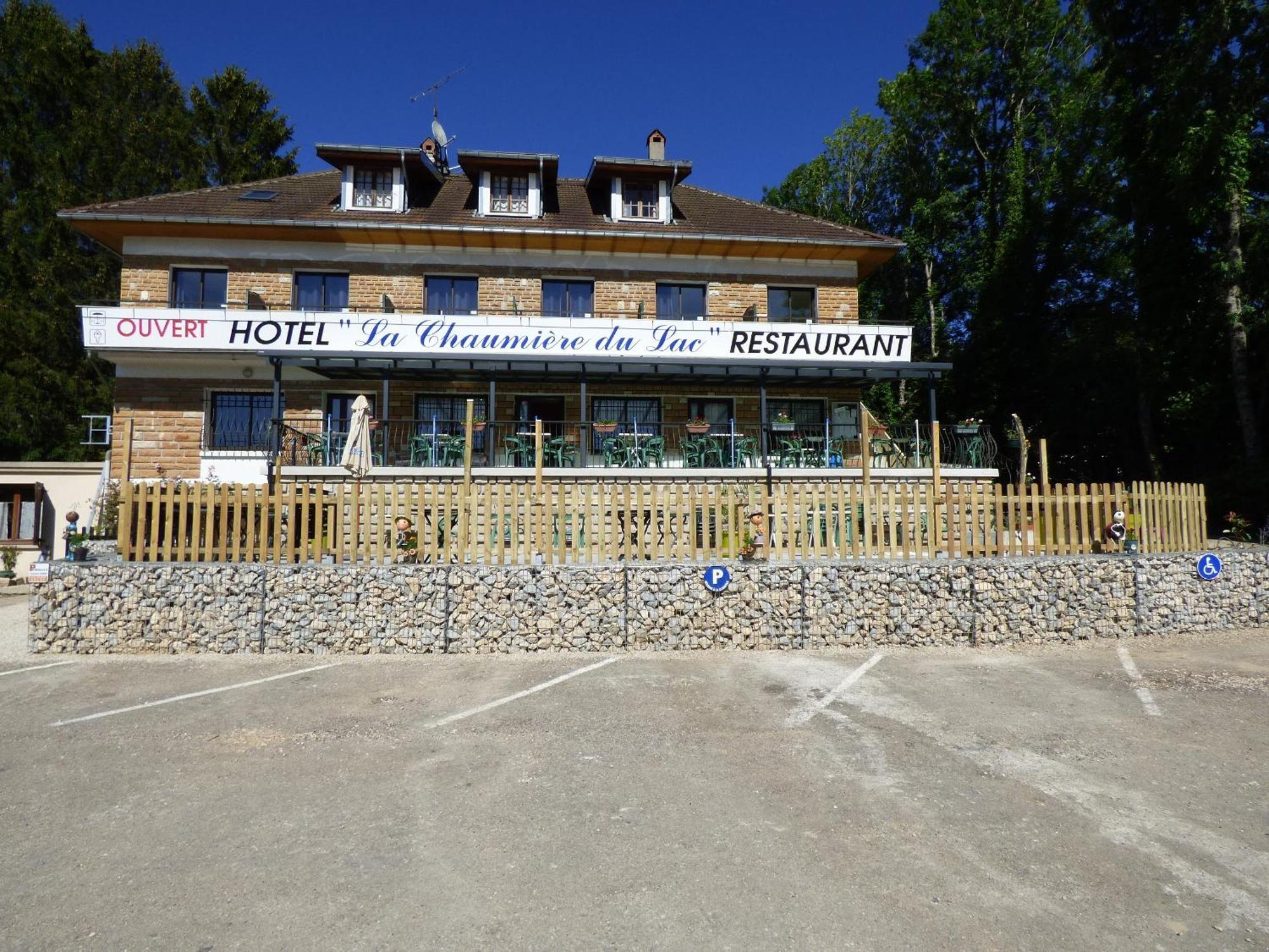 קליירבו-לה-לאק Hotel Restaurant La Chaumiere Du Lac מראה חיצוני תמונה