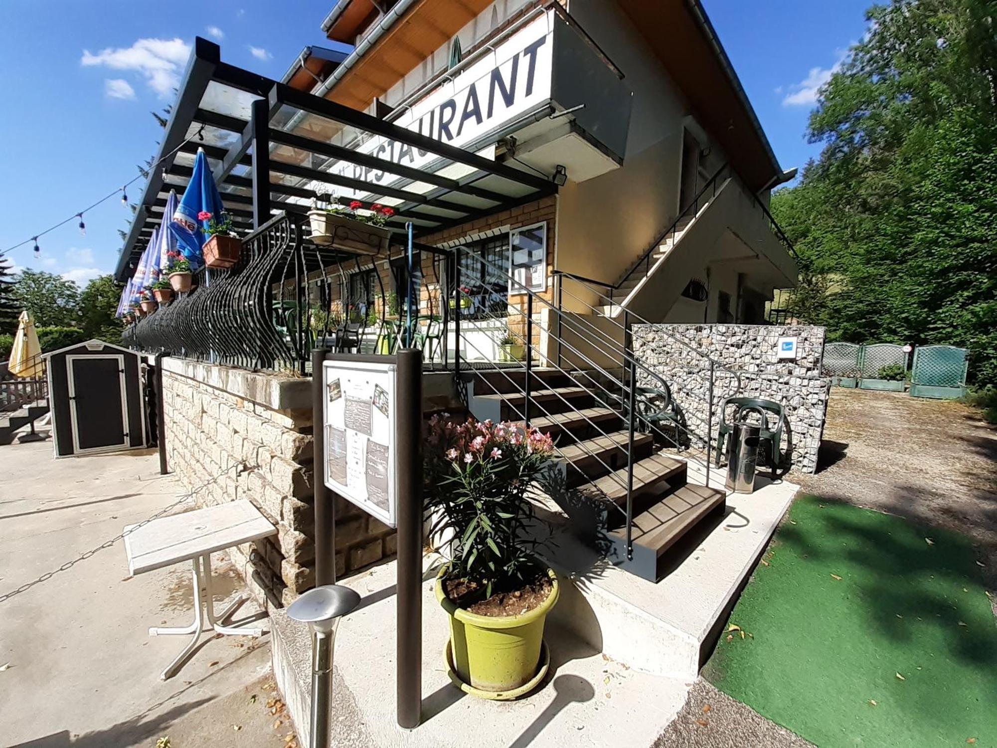 קליירבו-לה-לאק Hotel Restaurant La Chaumiere Du Lac מראה חיצוני תמונה