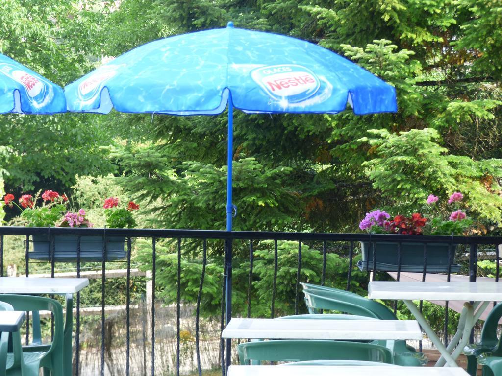 קליירבו-לה-לאק Hotel Restaurant La Chaumiere Du Lac מראה חיצוני תמונה
