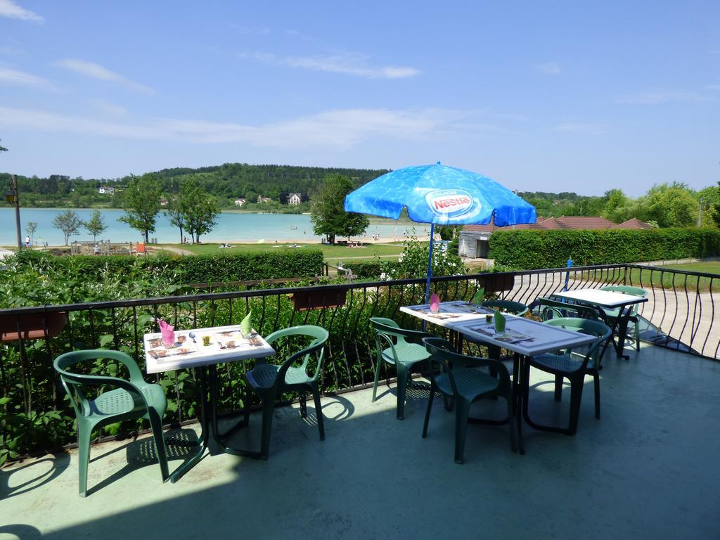 קליירבו-לה-לאק Hotel Restaurant La Chaumiere Du Lac מראה חיצוני תמונה